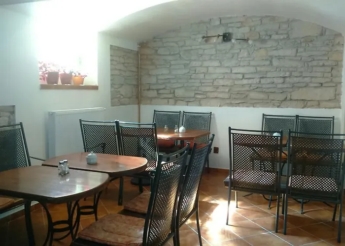 V Podzamci * Mělník